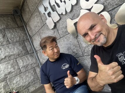 　V8とハンバーガーと、真夏の約束。