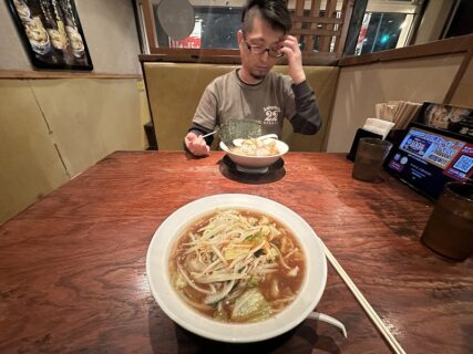 曇り空でも、輝くのはV8!