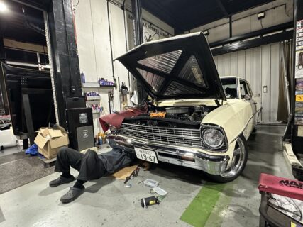 曇り空の金曜日、陸運局とUSAパーツ。