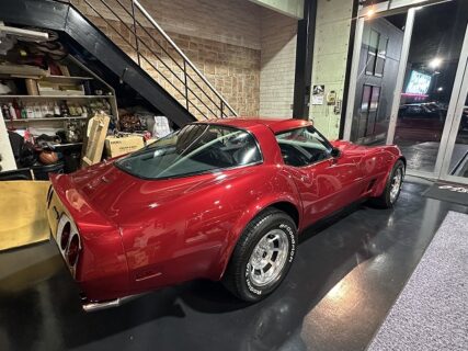 今日の最初の任務、屋外展示場の洗車から!